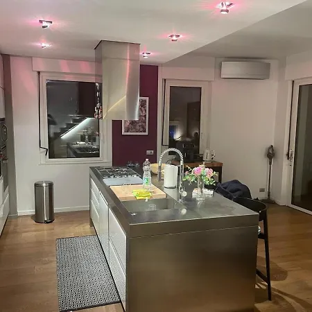 Penthouse With Stunning View Appartement Moltrasio